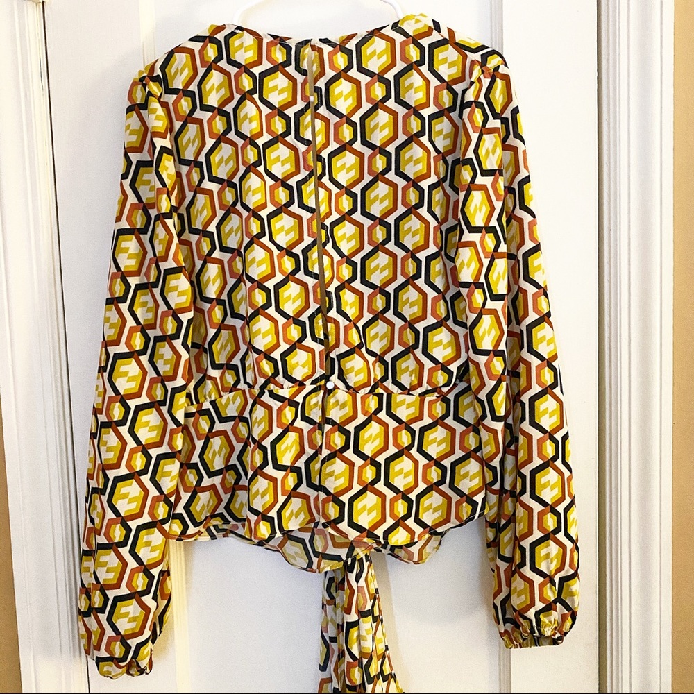 F21 Contemporary Geometric Low VNeck Blouse Sz L - Picture 2 of 7